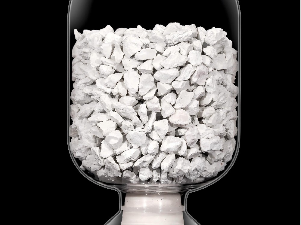 Refractory materials (granular material)